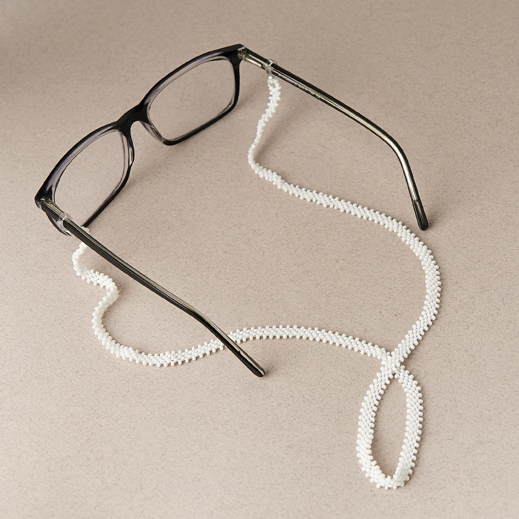 Pearly Whites Glasses Chain